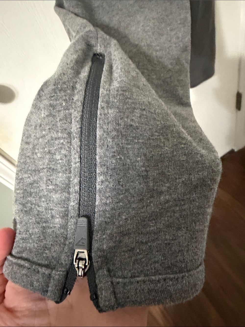 Gymshark Mens Joggers Grey Ankle Zip Sweatpants Athleisure Workout Size Small - Picture 4 of 11
